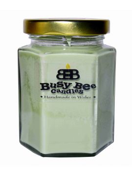 Busy Bee Candles Classic svíčka MEDIUM Zachumlaná v dece